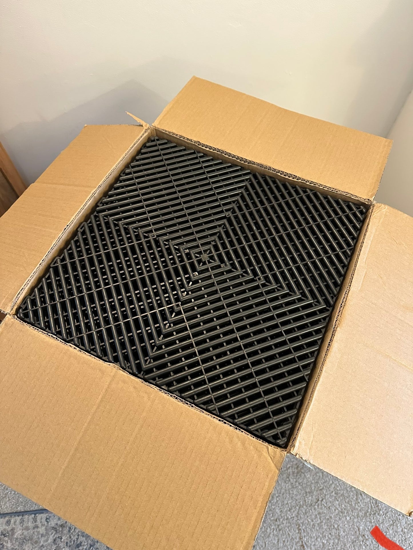 1 M2 VENTI TILES Vented Water Flow Garage Floor Tiles – Interlocking, for Garages, Warehouses & Workshops 1 square meter