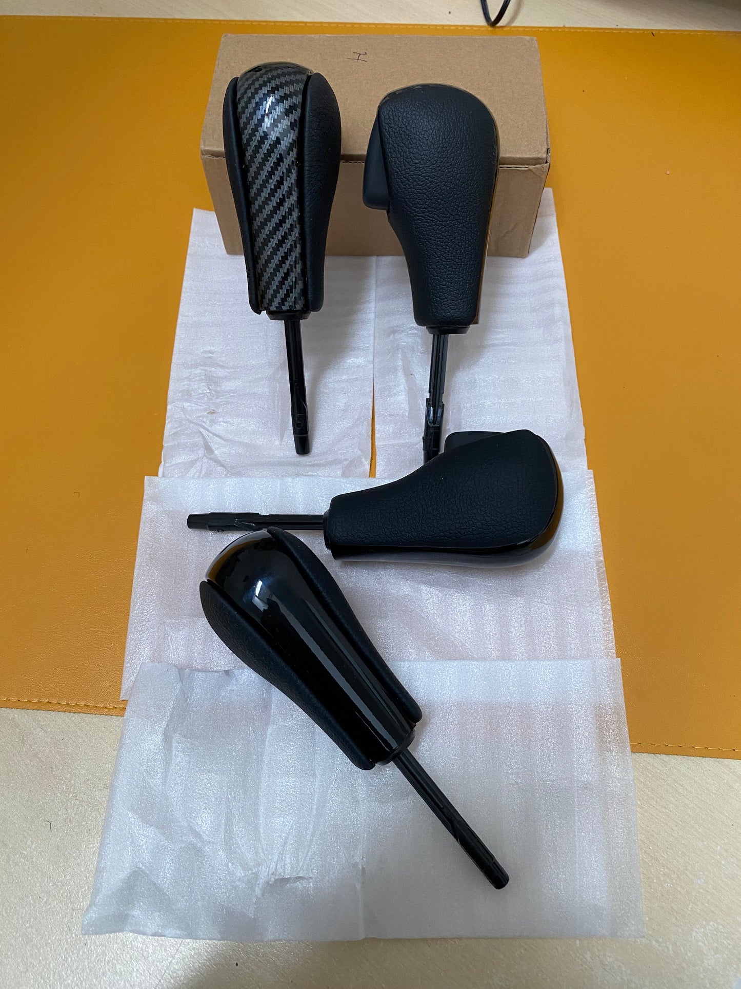 Automatic transmission gloss black gear knob for BMW 1 & 3 series 2006-2013
