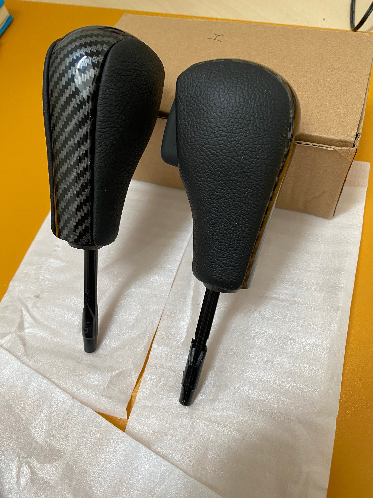 Automatic transmission carbon fibre effect gear knob for BMW 1 & 3 series 2006-2013