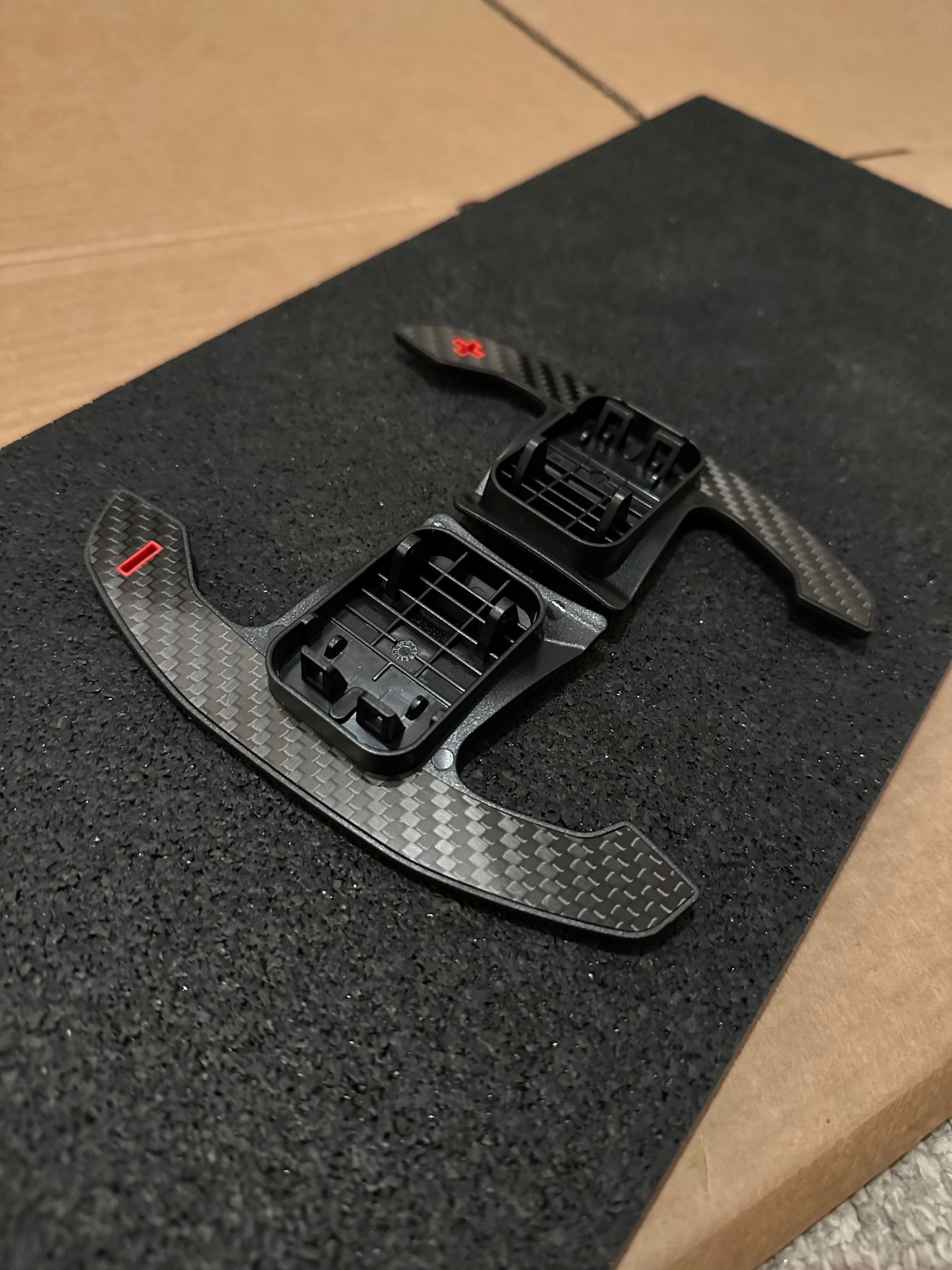 Gloss carbon fibre paddle shifters with red accents FOR BMW 1,2,3 and 4 series