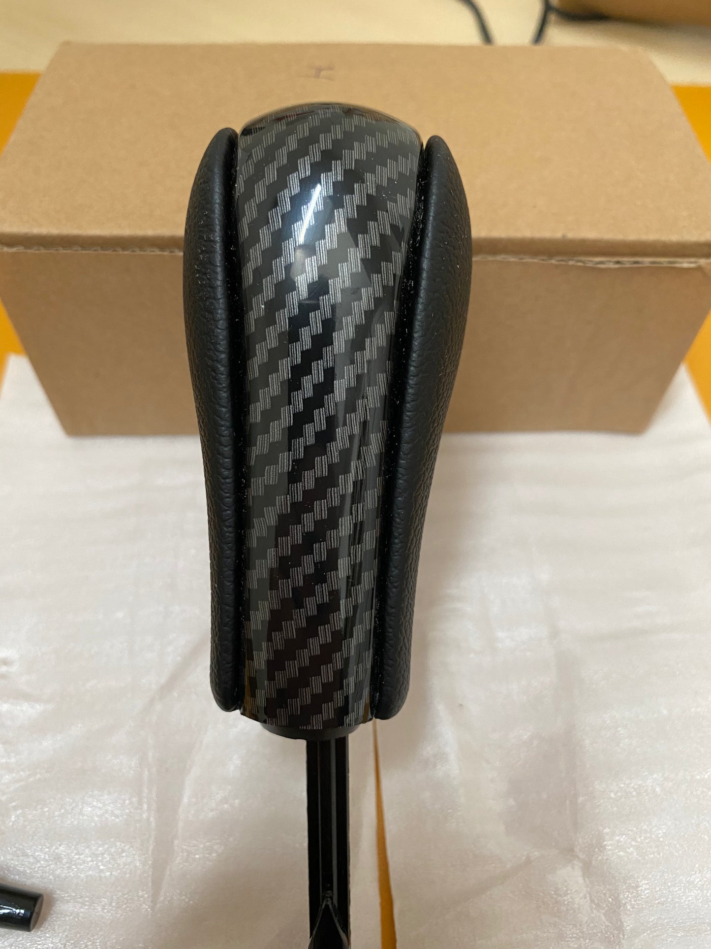 Automatic transmission carbon fibre effect gear knob for BMW 1 & 3 series 2006-2013